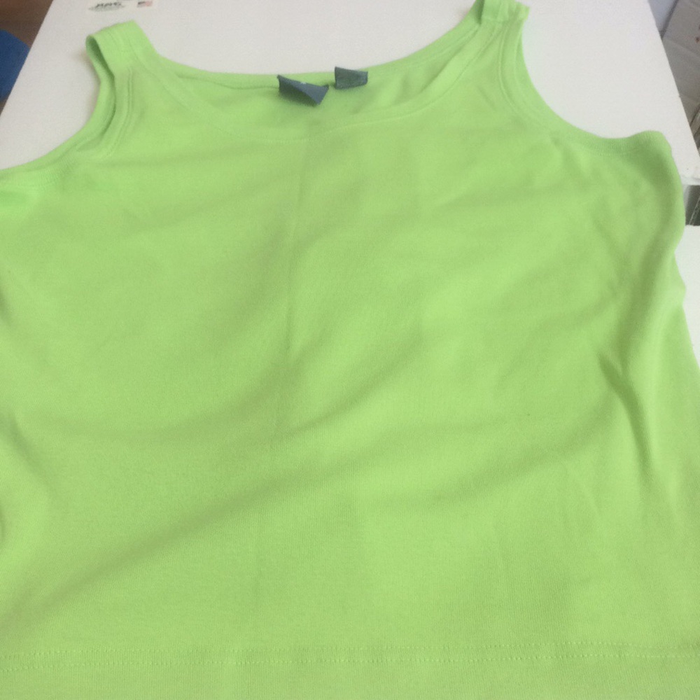 FINAL MARKDOWN Ladies’ Mountain Lake Tank Top (L)